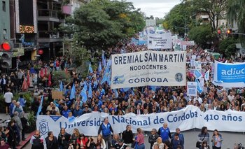 Ajuste: la UNC suspendió exámenes y postergó el inicio de clases  | Medidas de protesta