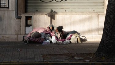 Más de 100 personas duermen en las calles de la ciudad de Santa Fe, en medio de la ola polar