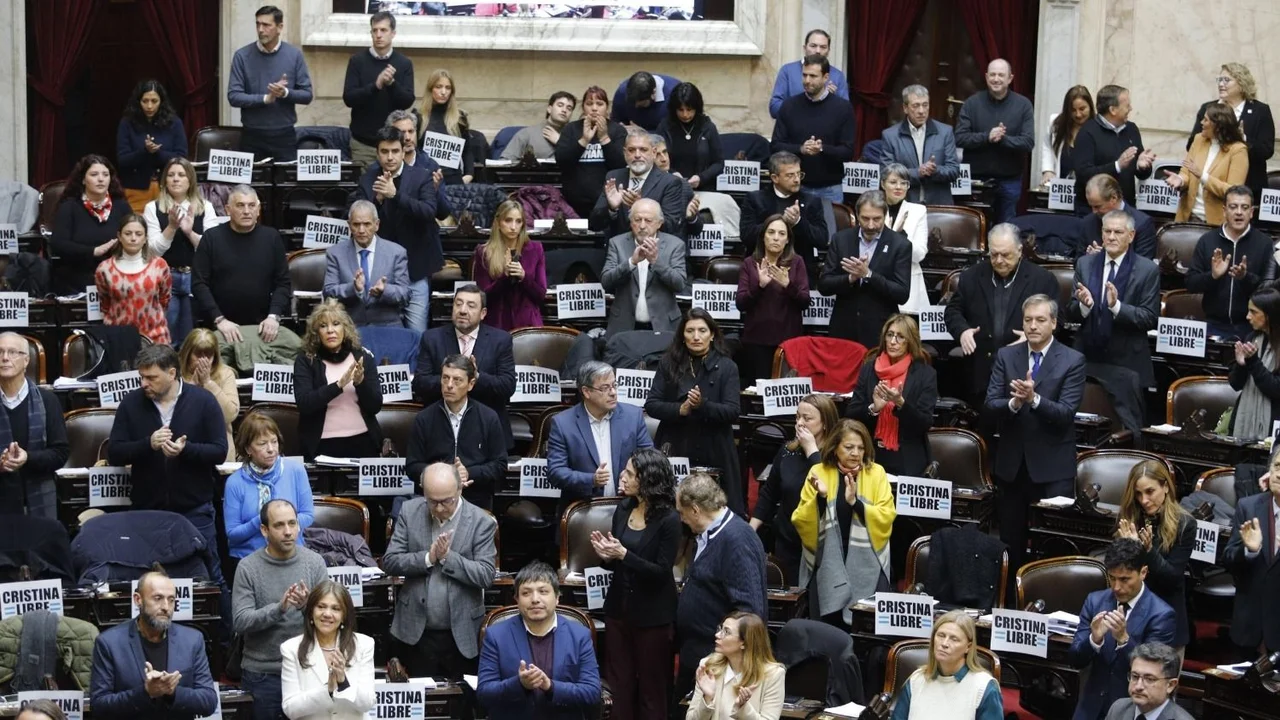 UP abandonó el recinto por las dilaciones del oficialismo y se cayó la sesión de Diputados