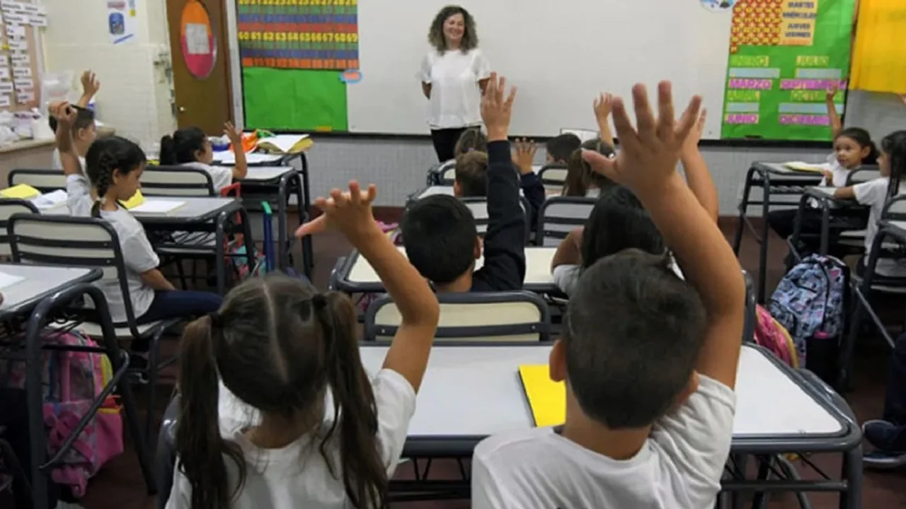 Chicos en la escuela
