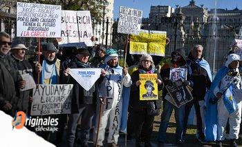 Vuelven las dudas del mercado por la gobernabilidad y falta de reservas | Mercados