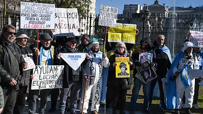 Desproporcionado operativo en nueva marcha de jubilados Desproporcionado operativo en nueva marcha de jubilados