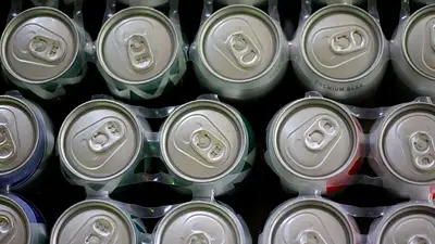 La OMS pide a los países que suban un 50% los precios de bebidas azucaradas, alcohol y tabaco La OMS pide a los países que suban un 50% los precios de bebidas azucaradas, alcohol y tabaco