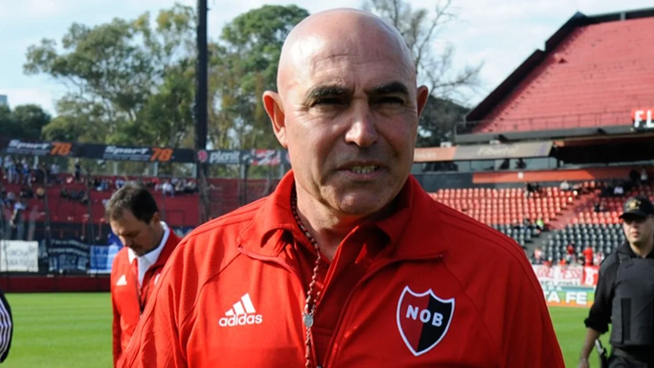 El palazo del Chocho Llop en respuesta a Lisandro Martínez: "No tuvo las bolas"