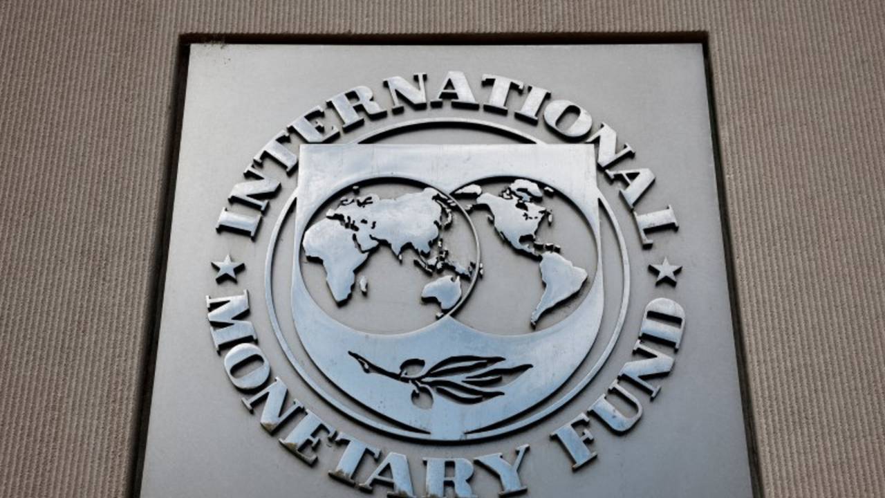 FMI dice que ley de impuestos y gastos EEUU  va en contra de los consejos para reducir el déficit