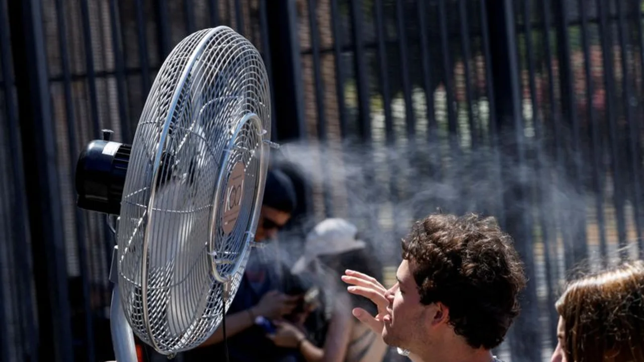 Glovo suspende criticada bonificación por ola de calor para mensajeros en Italia