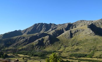 La ruta 76 deslumbra por su paisaje con montañas en pleno Buenos Aires | Ruta