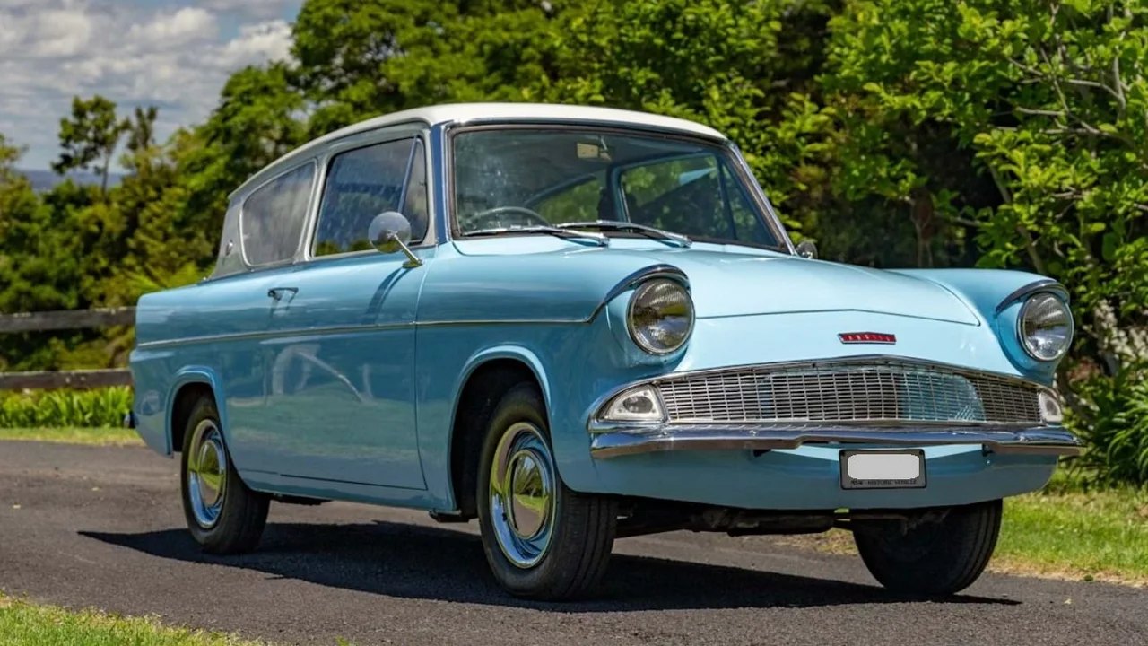  Ford Anglia 