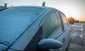 ¿Por qué no se descongela el parabrisas con agua caliente? | Ola polar