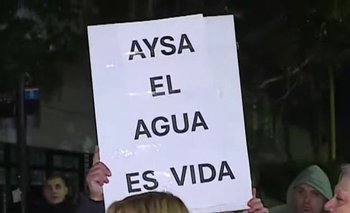 Vecinos protestan contra los cortes: "Cada vez pagamos más y cada vez está peor" | Protestas