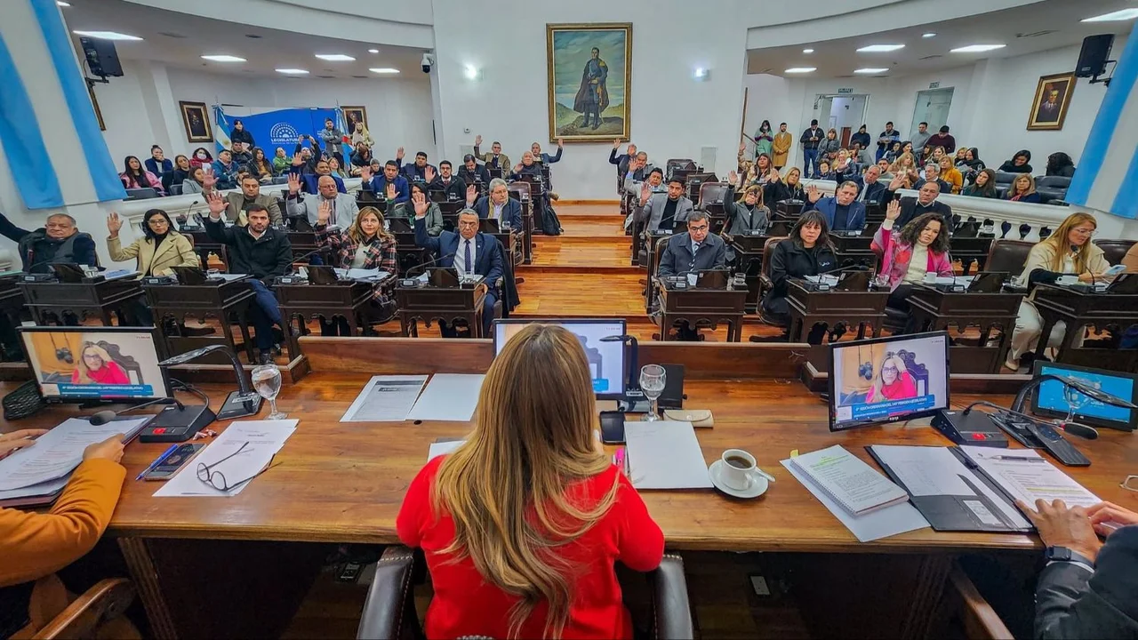 La Legislatura de La Rioja aprobó la recuperación de obras de viviendas paralizadas por Nación