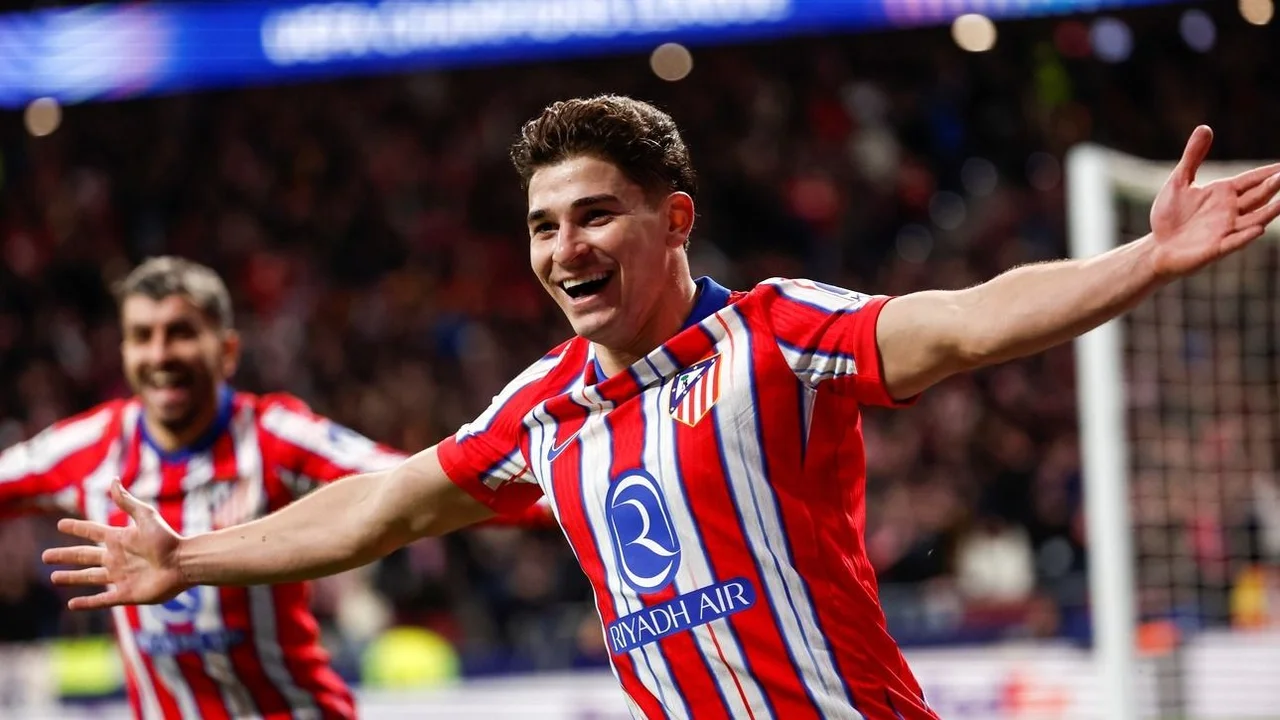Sonríe Julián Álvarez: el Atlético de Madrid del Cholo Simeone sumó un refuerzo estrella