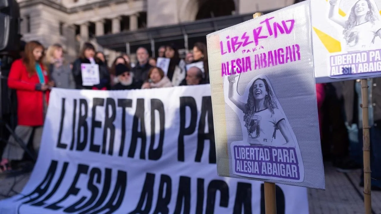 Escrache a Espert: ordenaron la domiciliaria de Alesia Abaigar y excarcelaron a Candelaria Montes