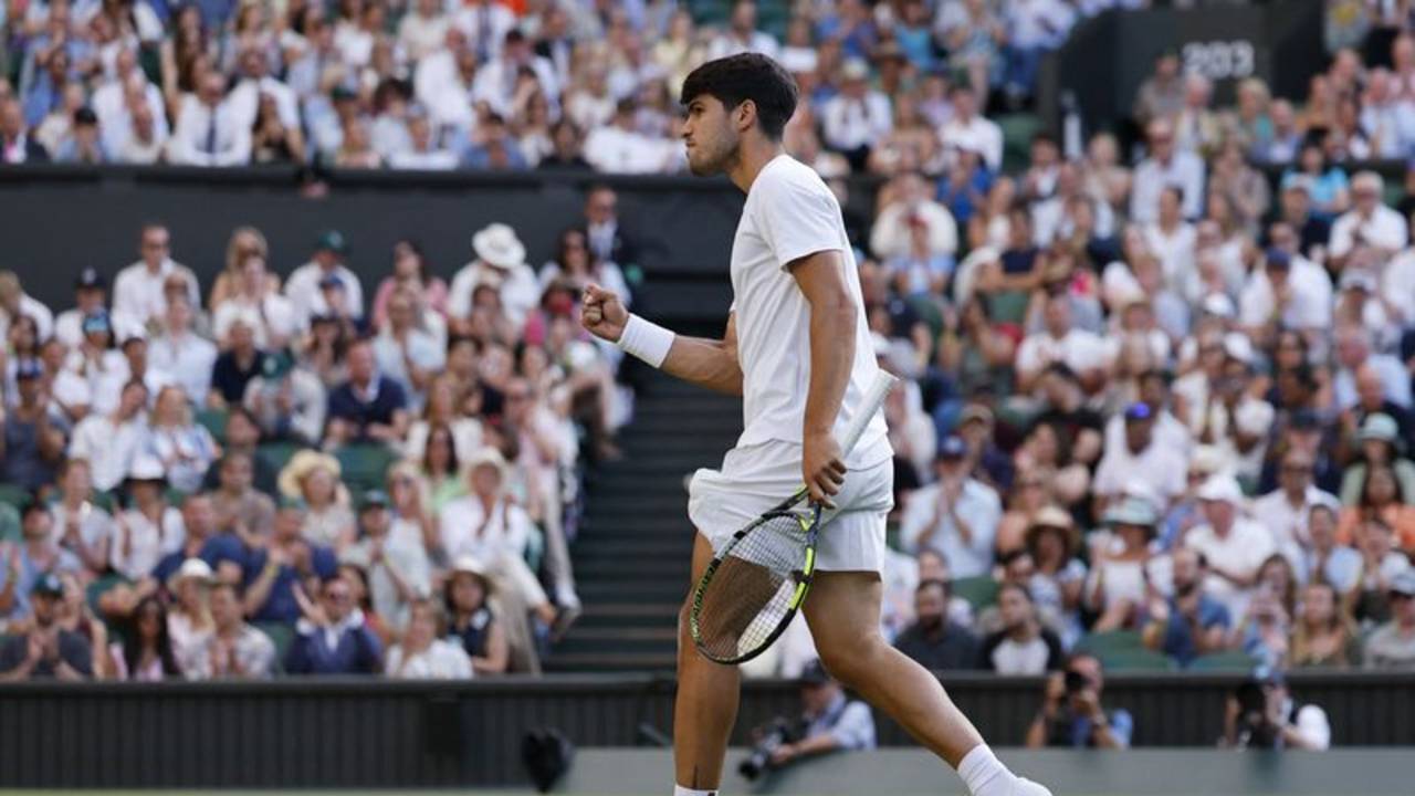 Alcaraz pasa a octavos de Wimbledon junto a chileno Jarry, estadounidenses Fritz y Shelton