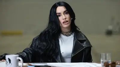 Lali. Lali.