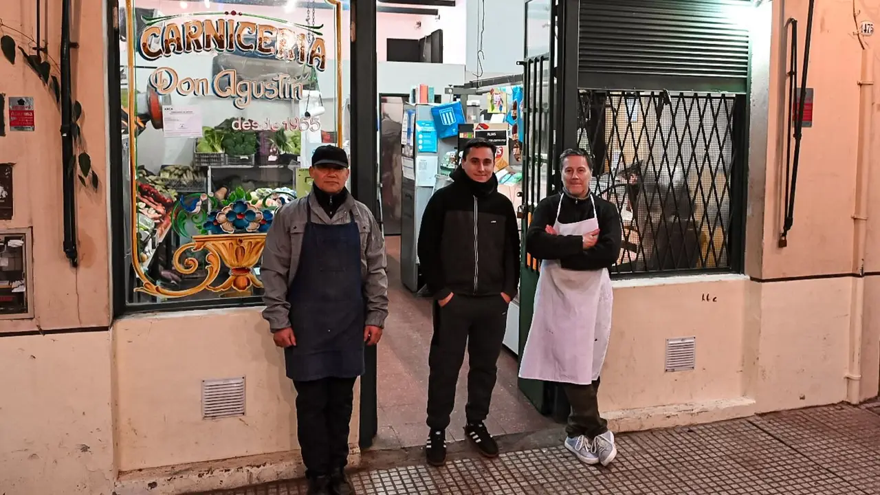 La carnicería de Parque Chas que funciona desde 1955 y que es atendida por la tercera y cuarta generación