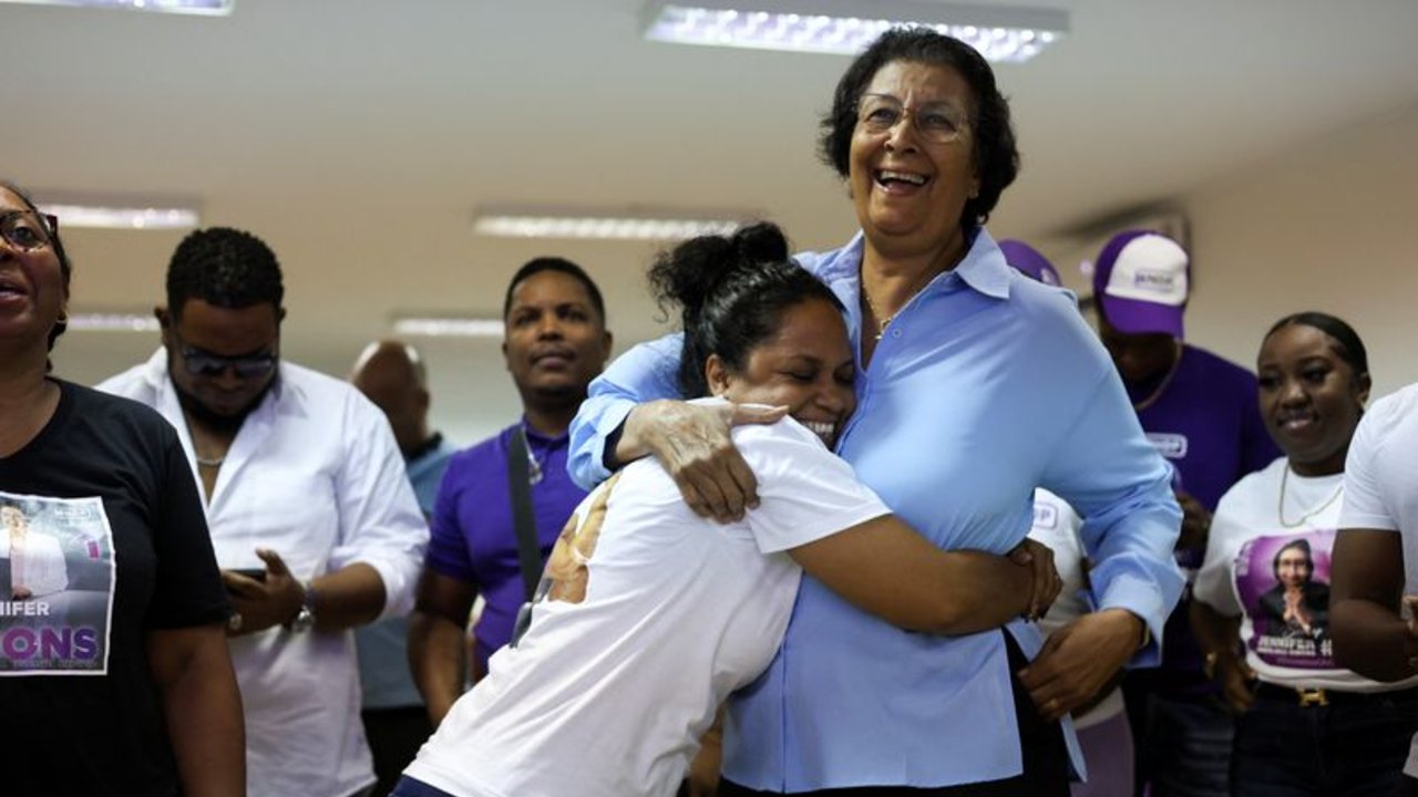 Parlamento de Surinam apoya a Jennifer como nueva presidenta