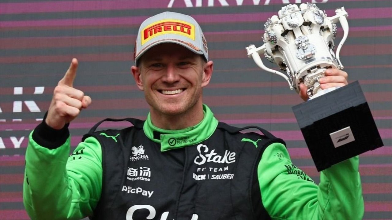 Nico Hülkenberg en el podio del GP de Gran Bretaña.
