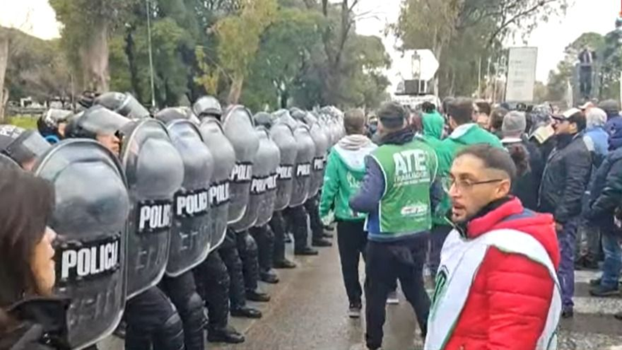 Corte en General Paz: la policía detuvo a trabajadores de ATE