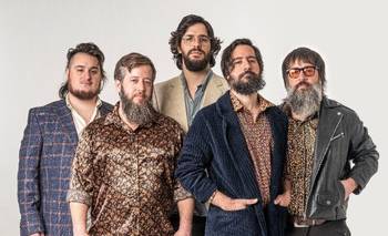 Los Tabaleros y la misa pagana del folklore mutante: "Evangelizamos con vértigo” | Música