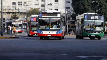Colectiveros analizan medida de fuerza por falta de pago de sueldo y aguinaldo