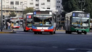 Colectiveros analizan medida de fuerza por falta de pago de sueldo y aguinaldo