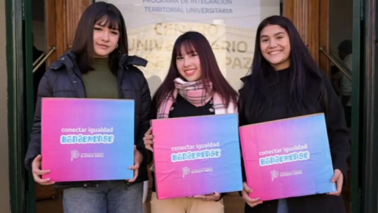 Conectar Igualdad Bonaerense: la Provincia reforzó la agenda educativa con una nueva entrega de computadoras