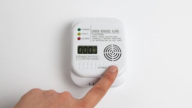 ¿Por qué se recomienda tener un detector de monóxido de carbono?