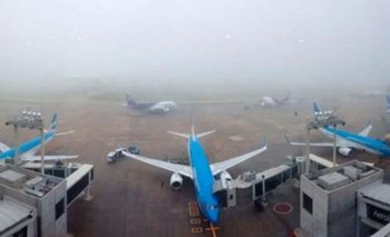 Alerta por niebla: vuelos desviados y demoras en los accesos | Clima