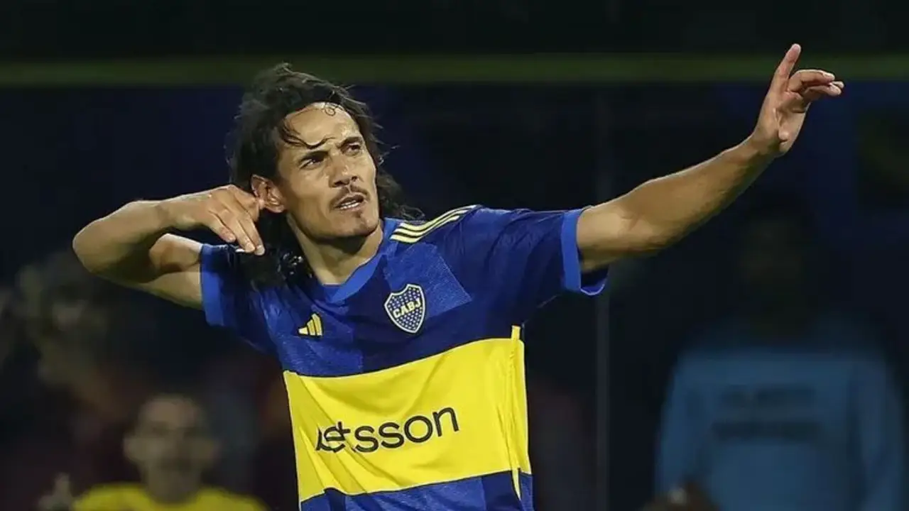 Es uruguayo, ídolo en River  y defendió a Edinson Cavani de las críticas en Boca