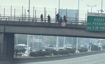 Un hombre amenazó con arrojarse en Acceso Oeste: realizan un corte preventivo  | Acceso oeste