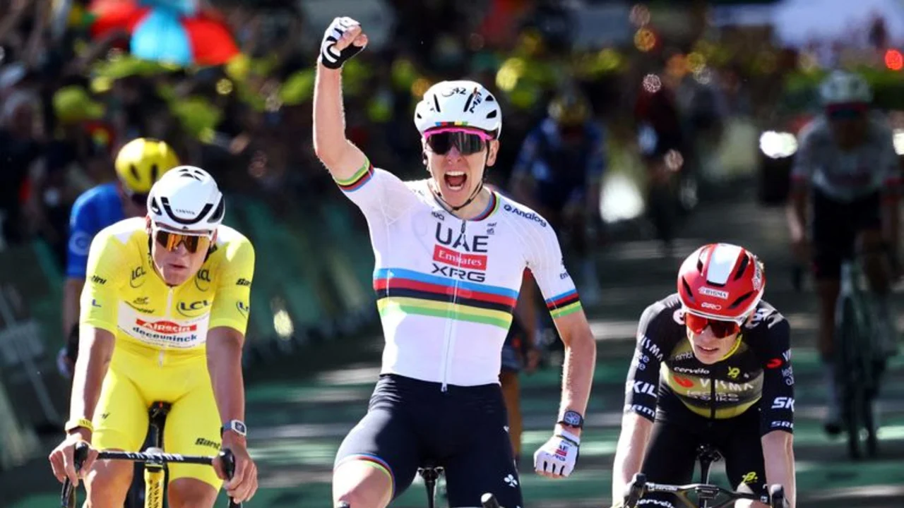 Pogacar se impone a Van der Poel en cuarta etapa del Tour y logra victoria número 100 de su carrera