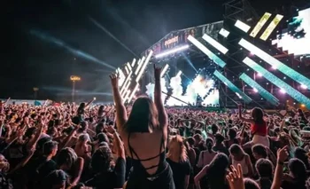 Explicado: esto le pasa al cuerpo cuando está en un recital, según la IA | Música
