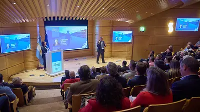 El CEO de YPF presenta el programa Energía PYME frente a proveedores en el auditorio de Puerto Madero. El CEO de YPF presenta el programa Energía PYME frente a proveedores en el auditorio de Puerto Madero.