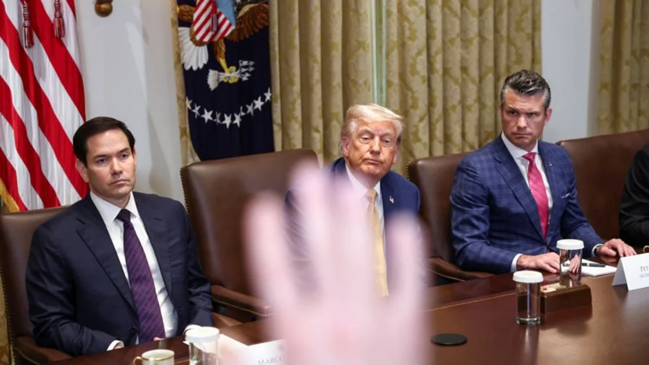 Trump dice que los países BRICS tendrán arancel adicional del 10% "muy pronto"