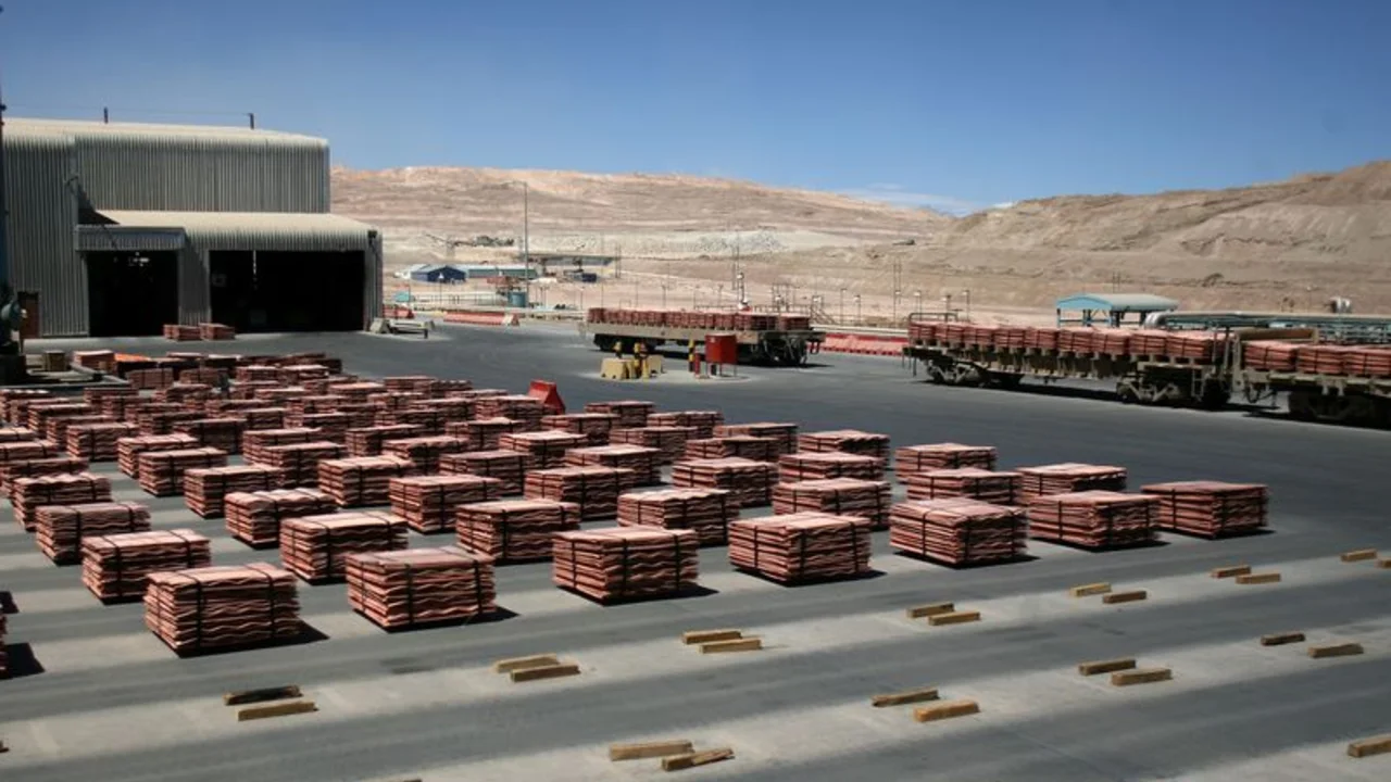 Trump dice que EEUU impondrá un arancel del 50% a las importaciones de cobre