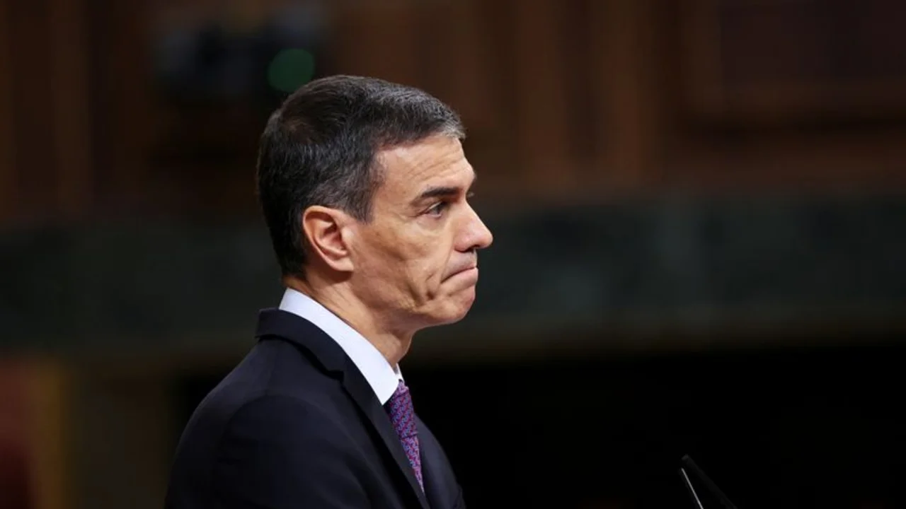 El presidente español ofrece nuevas medidas contra la corrupción para aplacar a sus aliados