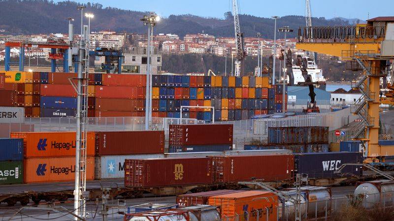 La UE presiona para que EEUU reduzca pronto sus aranceles y aplique una cláusula de "statu quo"