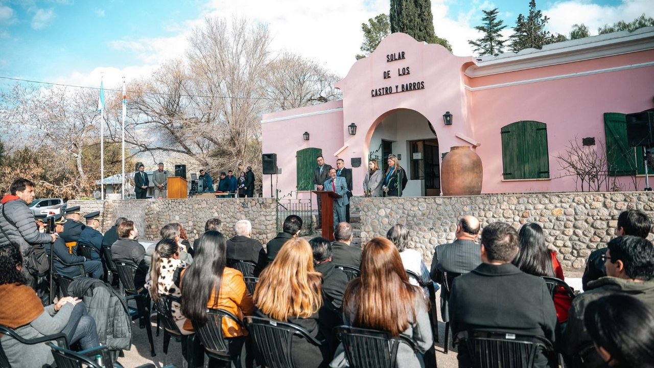 Quintela celebró los 209 años de la Patria: "En tiempos donde la independencia está en peligro, seguiremos firmes trabajando”