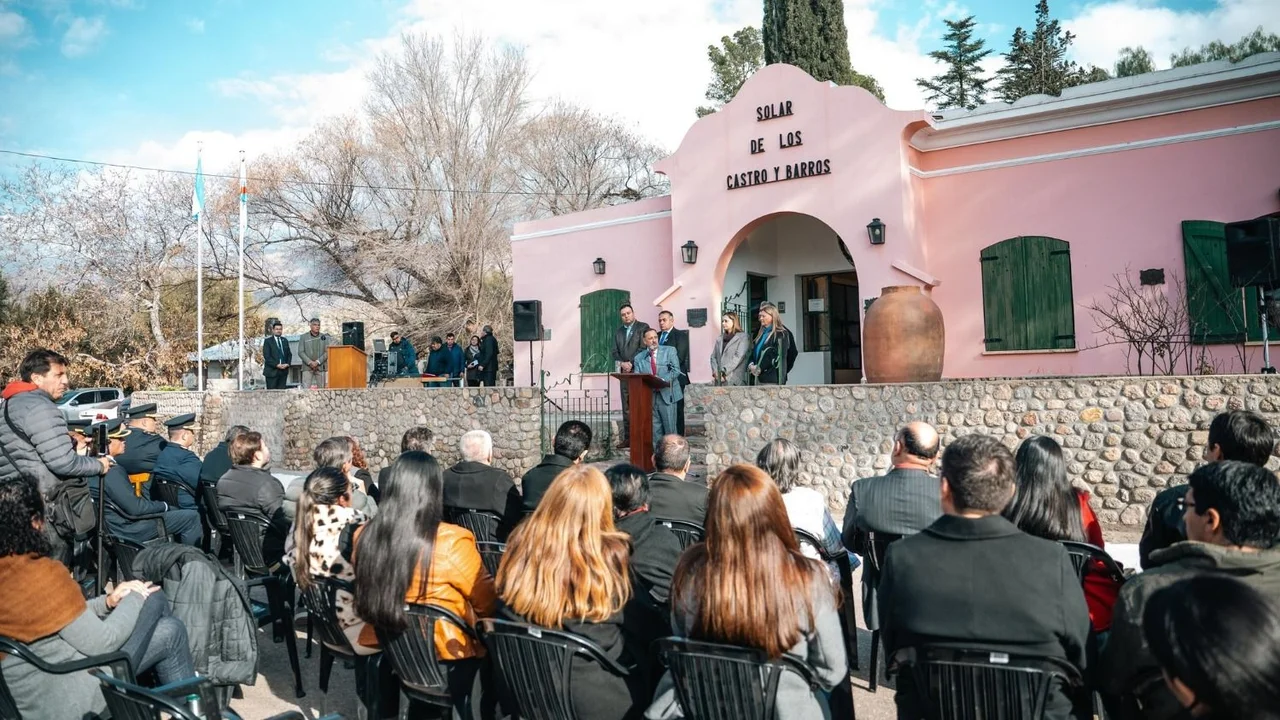 Quintela celebró los 209 años de la Patria: "En tiempos donde la independencia está en peligro, seguiremos firmes trabajando”