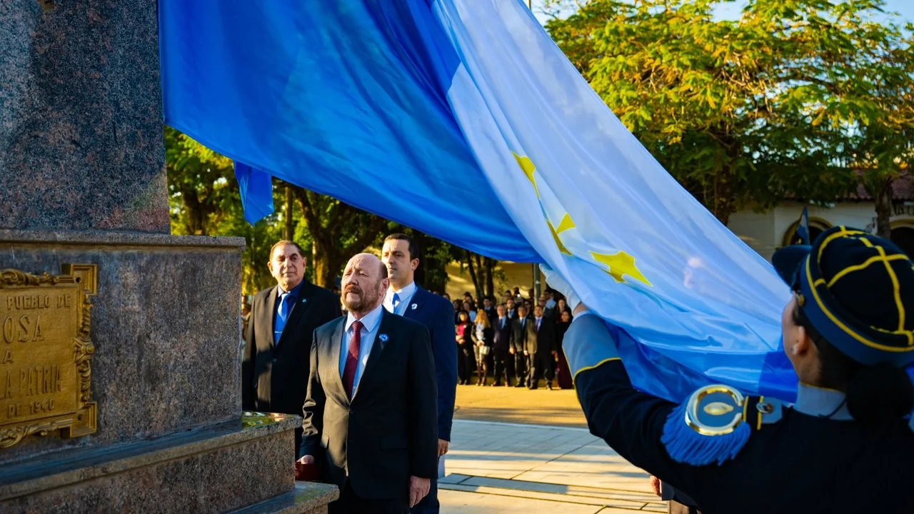 Insfrán encabezó el acto por el Día de la Independencia: "Por una Argentina justa, libre y soberana"