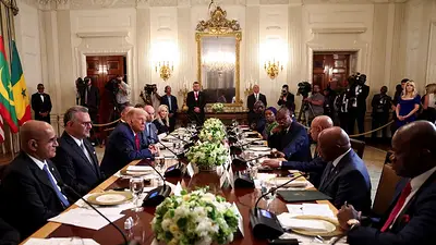 Trump pregunta al presidente de Liberia dónde aprendió inglés, la lengua oficial del país Trump pregunta al presidente de Liberia dónde aprendió inglés, la lengua oficial del país