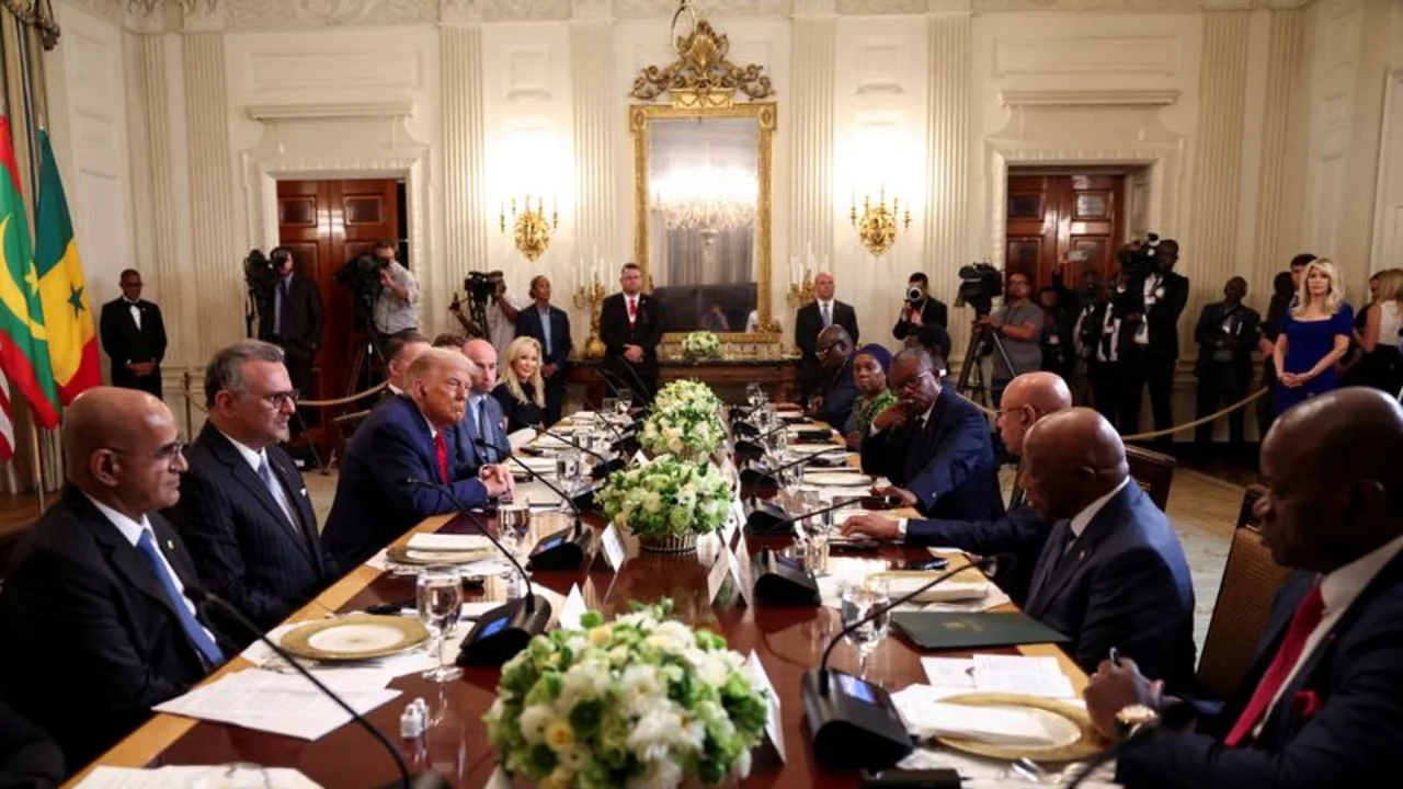 Trump pregunta al presidente de Liberia dónde aprendió inglés, la lengua oficial del país