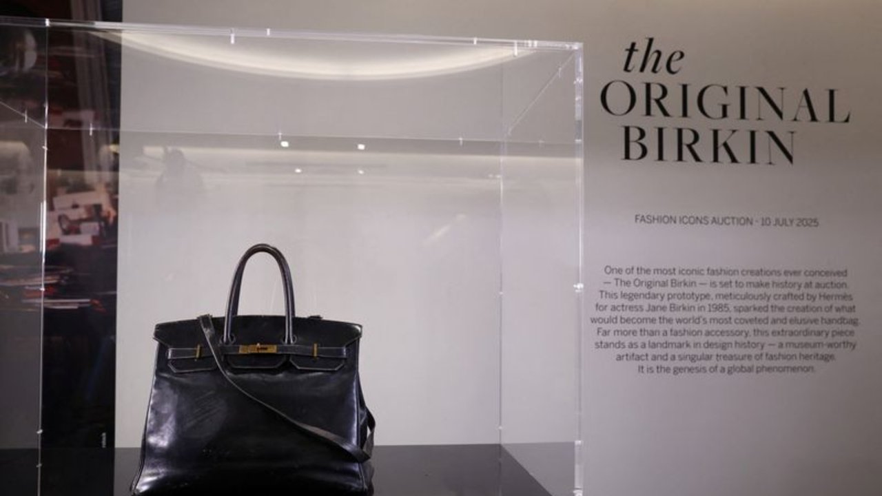 El bolso original de Jane Birkin se subasta por un récord de 10 millones de dólares