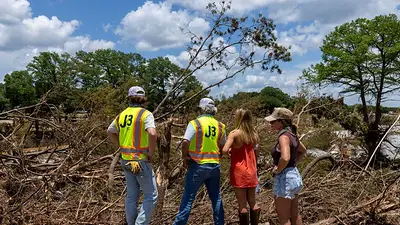 Miles de socorristas buscan sobrevivientes en Texas contra todo pronóstico Miles de socorristas buscan sobrevivientes en Texas contra todo pronóstico