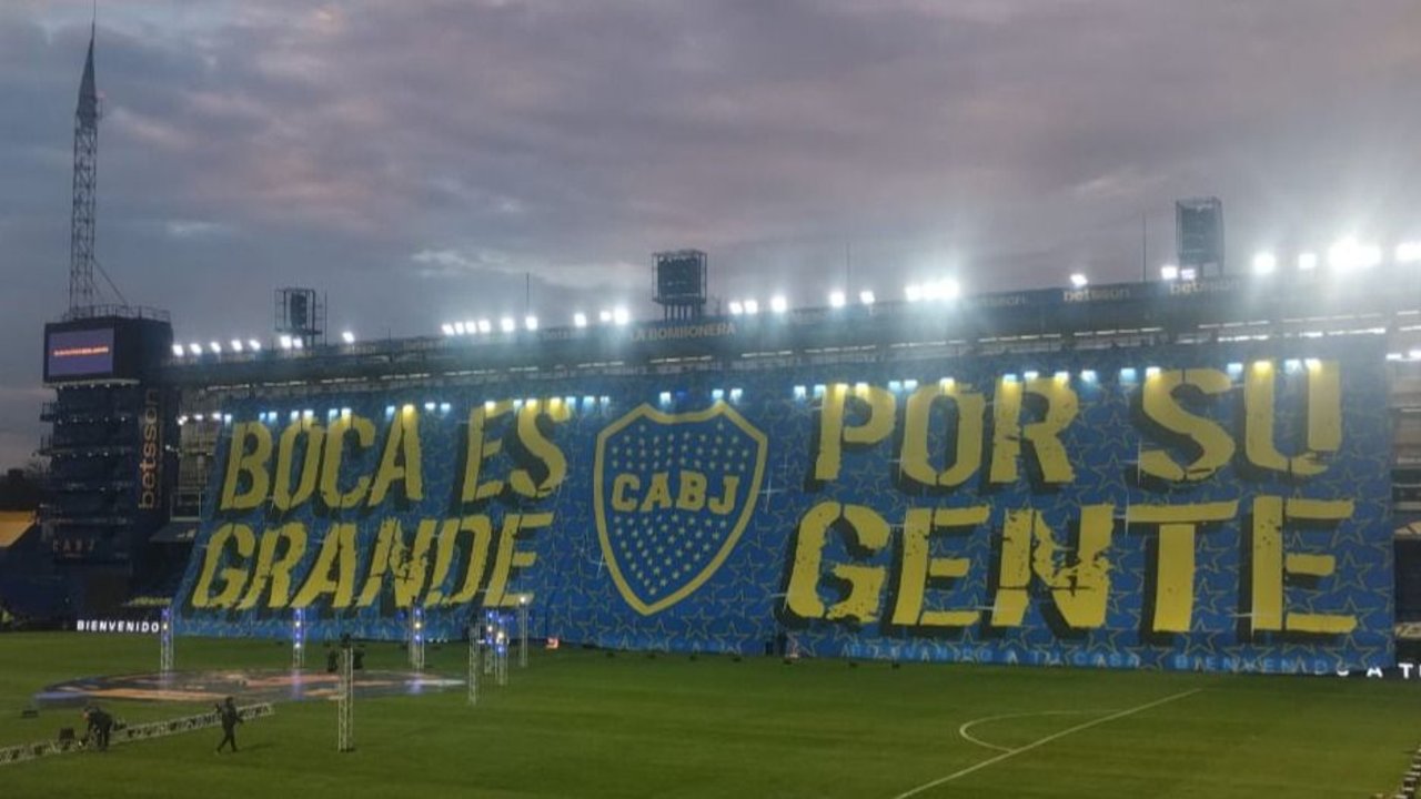 Presentaron a Paredes en Boca: cancha llena y repleta de familias