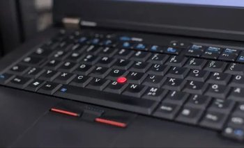¿Qué función cumple el botón rojo del teclado de las notebook? | Notebooks