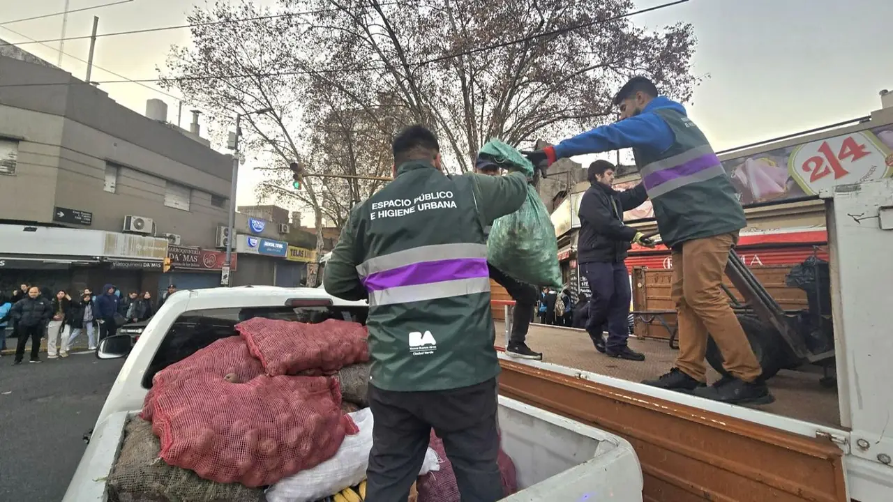 Desalojaron a cientos de manteros en Liniers con un operativo policial