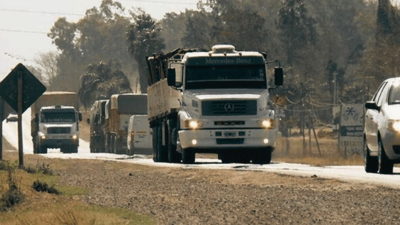 Camioneros en la ruta argentina