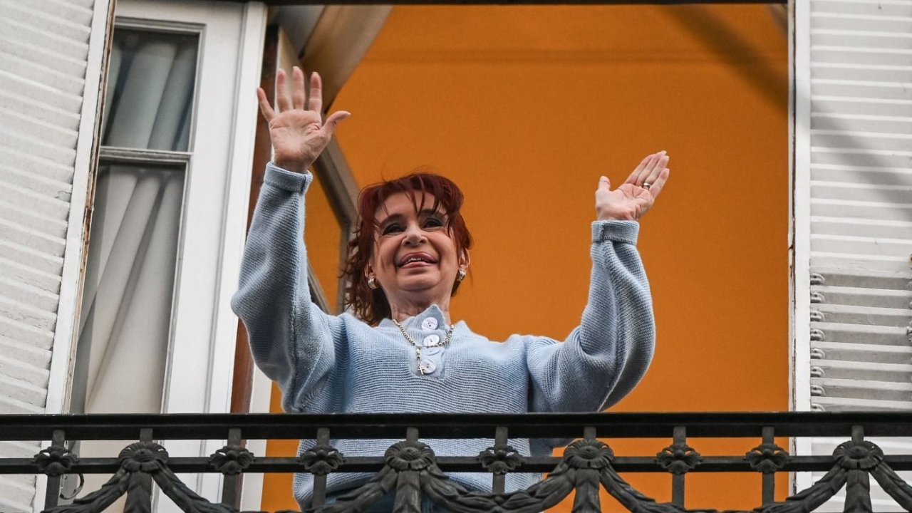 Vialidad: Casación Federal mantuvo la tobillera electrónica a Cristina Kirchner y convalidó las restricciones a las visitas